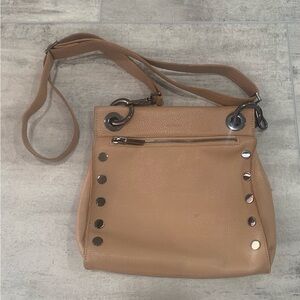 Hammitt~ Tony~ Medium~ Tan~ Like New!
This color is so pretty!!  10x9x2 1/2